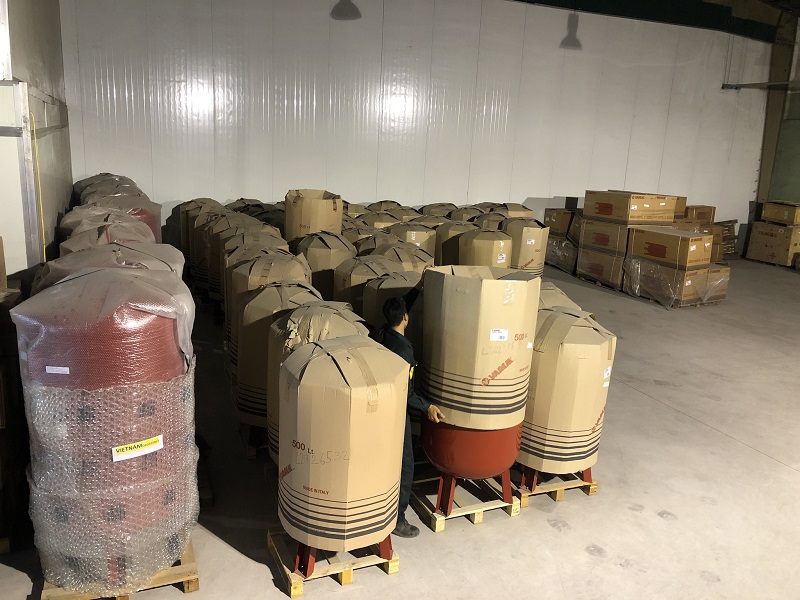 Kho hàng bình tích áp Varem